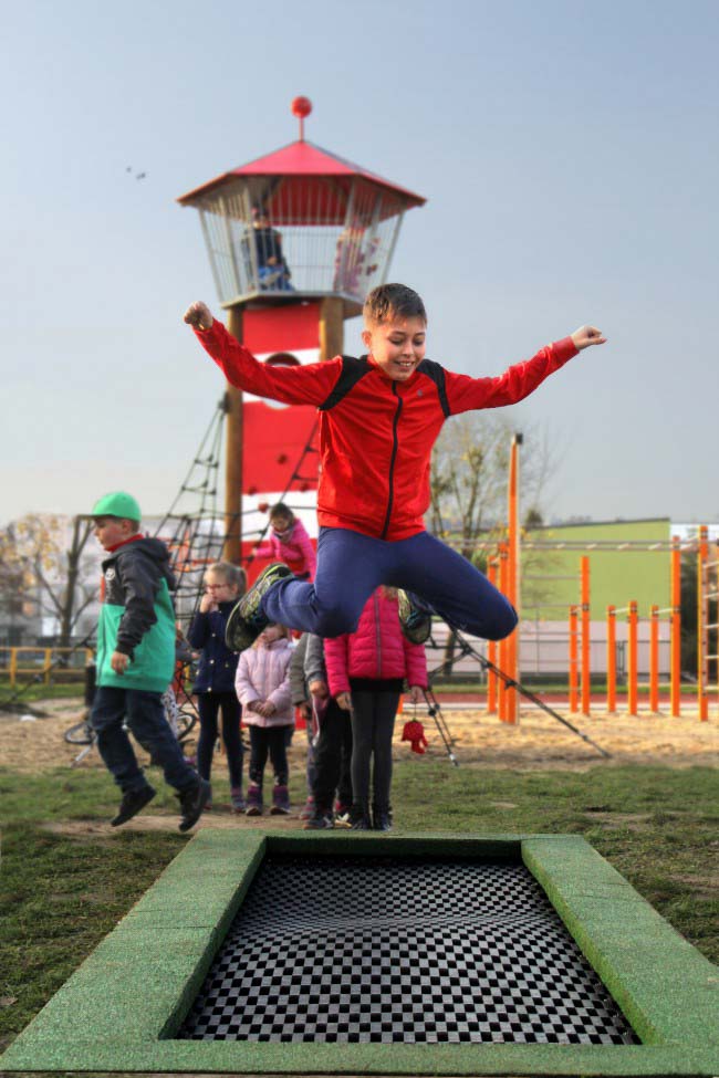 1Move_trampoline_playground_pruszcz2